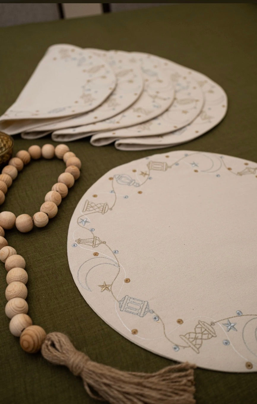 Fawanees placemats set