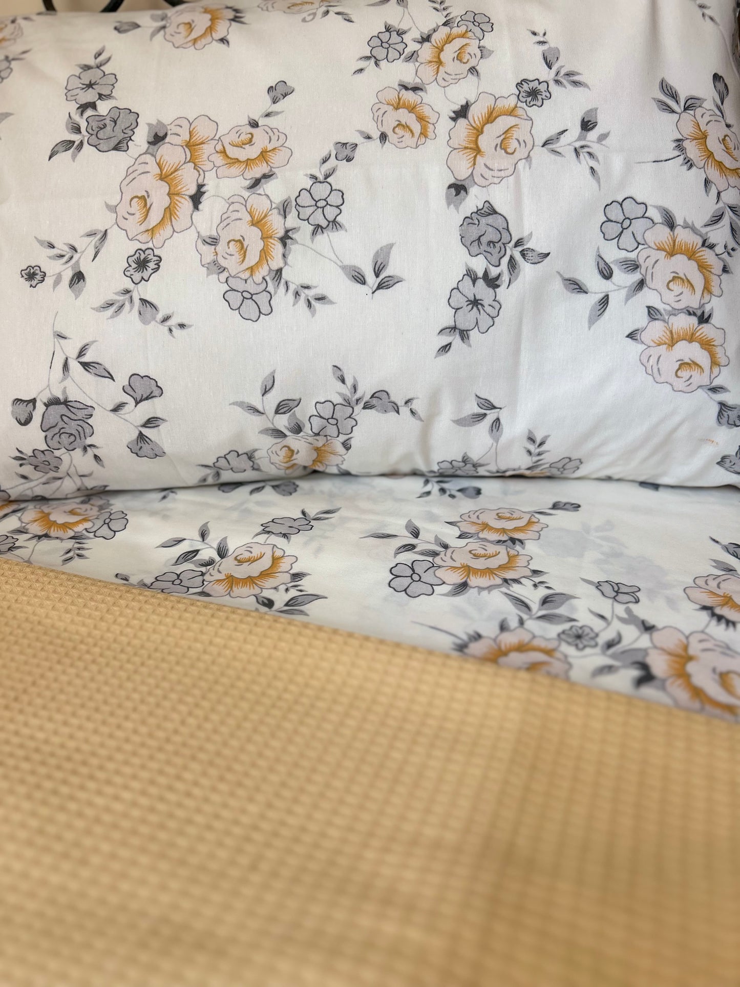Floral branch printed bed sheet set