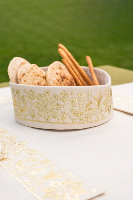Sandi bread basket