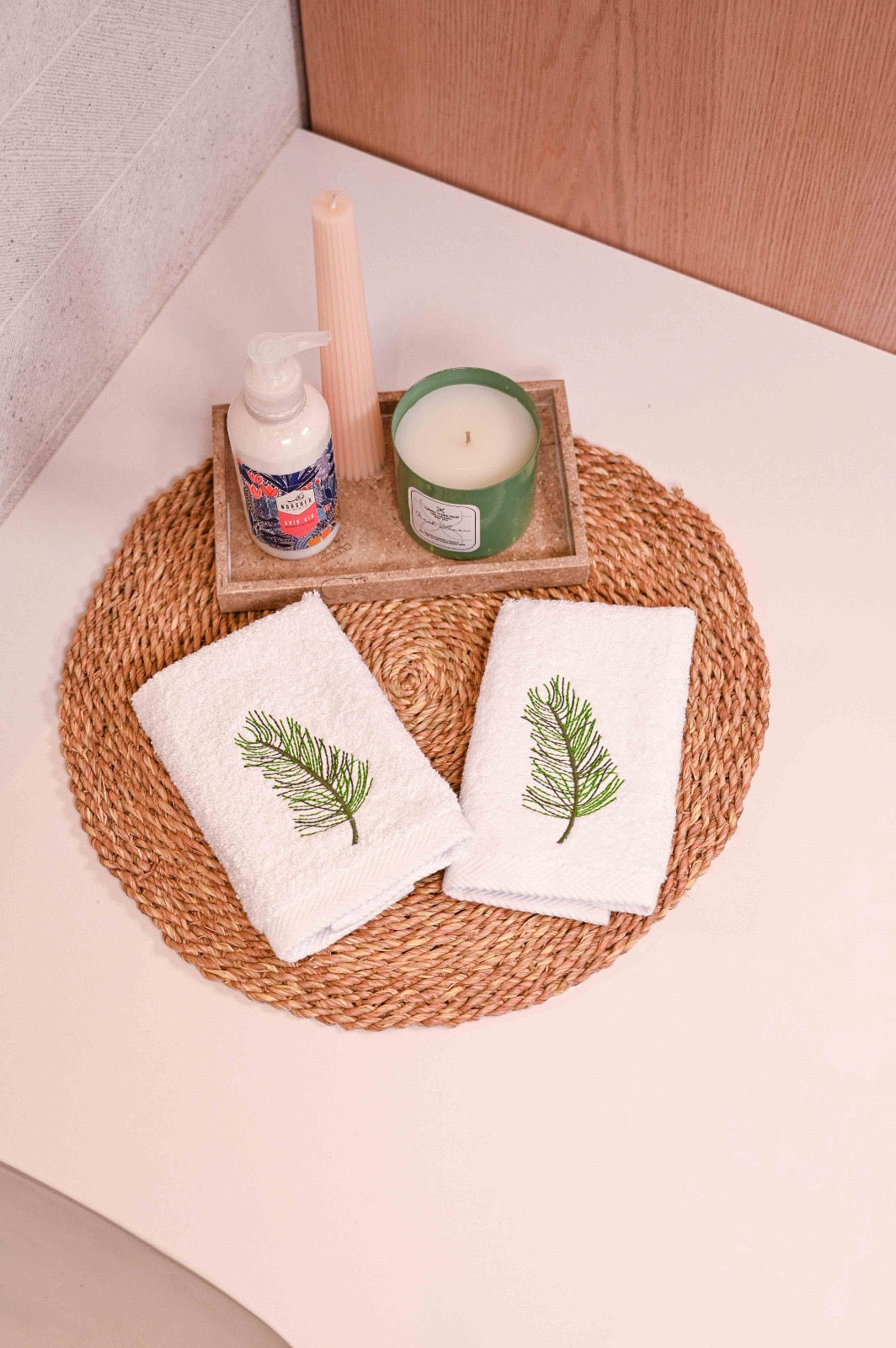 Feather hand towels