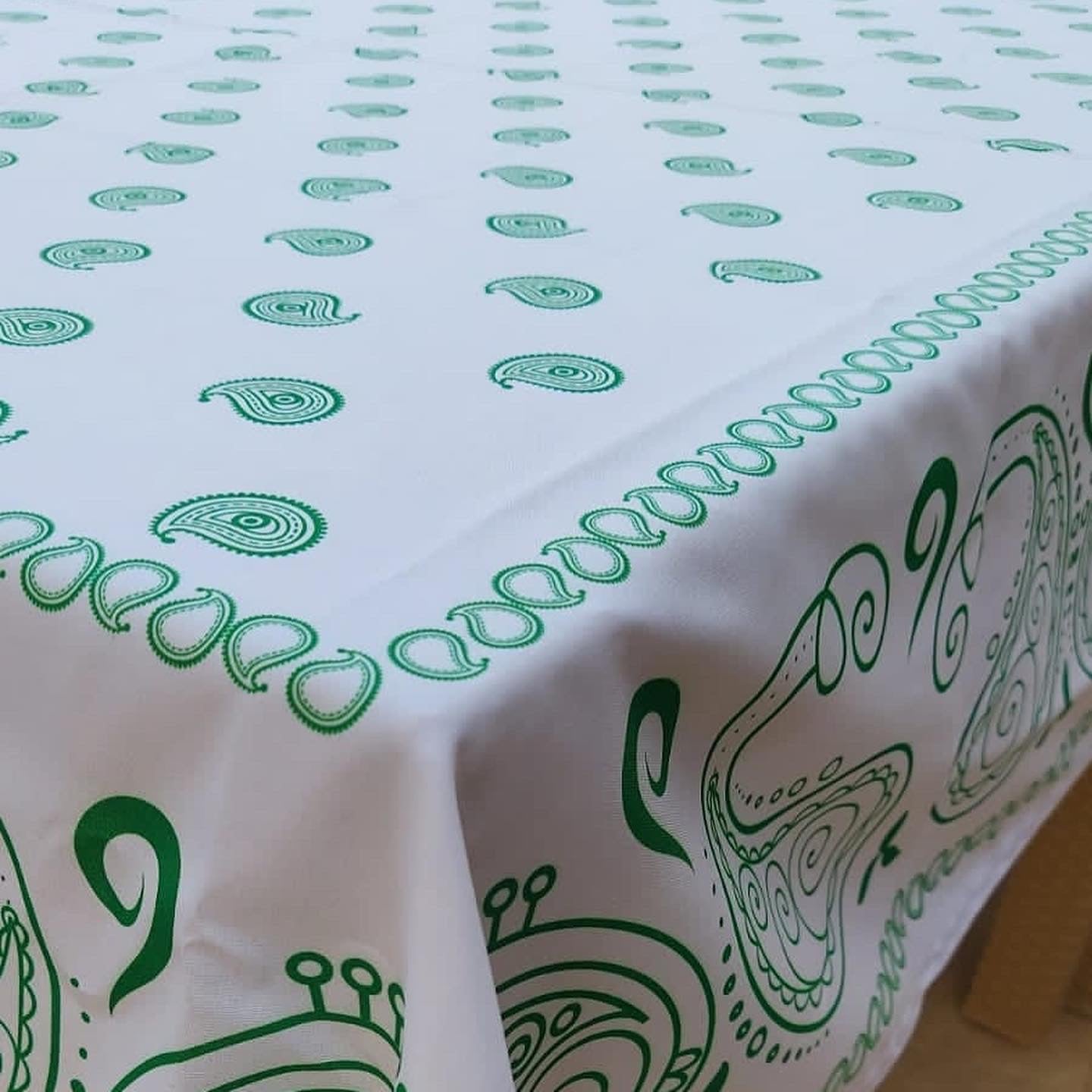 Paisley summer table cover