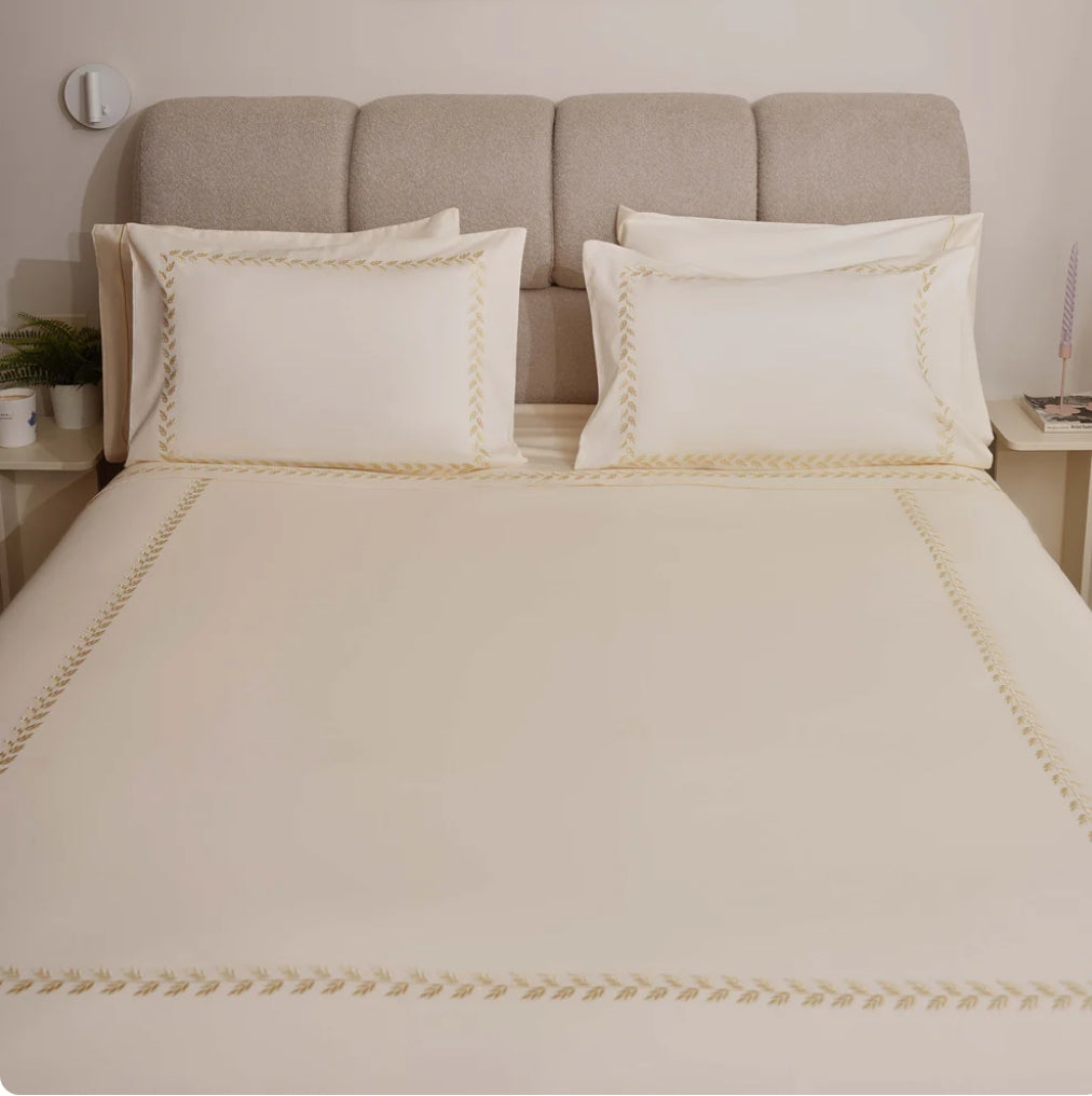 Goldi bed sheet set
