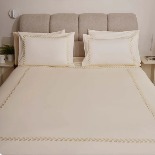 Goldi bed sheet set