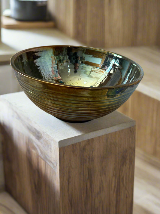 Glossy mirror pottery bowel