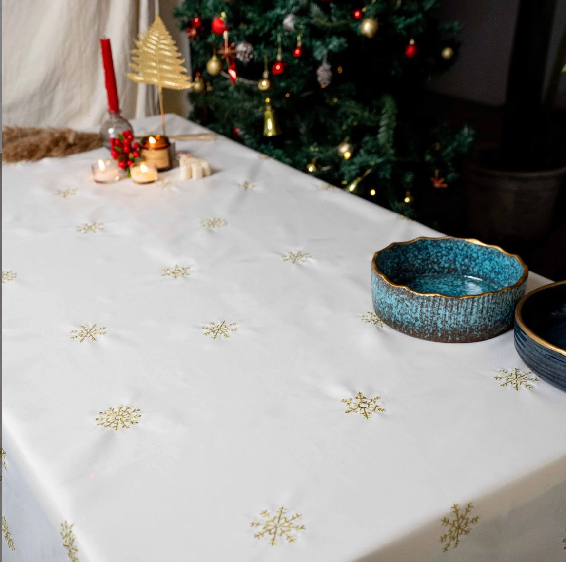 Snowflake tablecloth