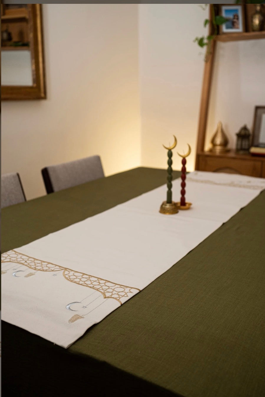 Mashrabiyah lights table runner