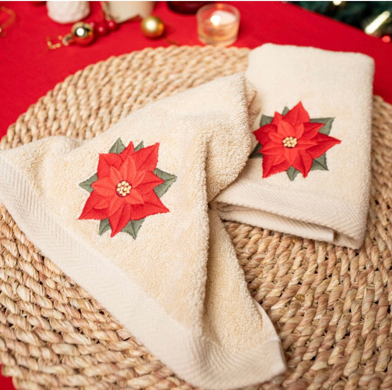 Poinsettia Guest Towels