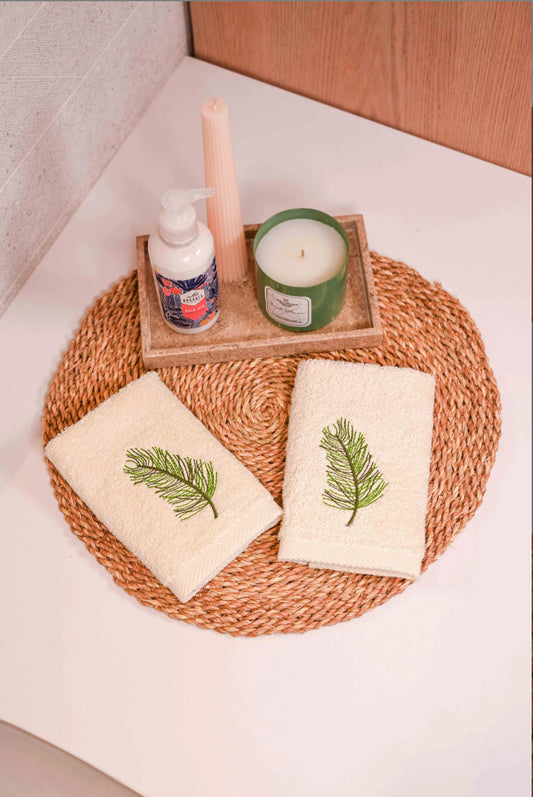 Spring leaf guest towels