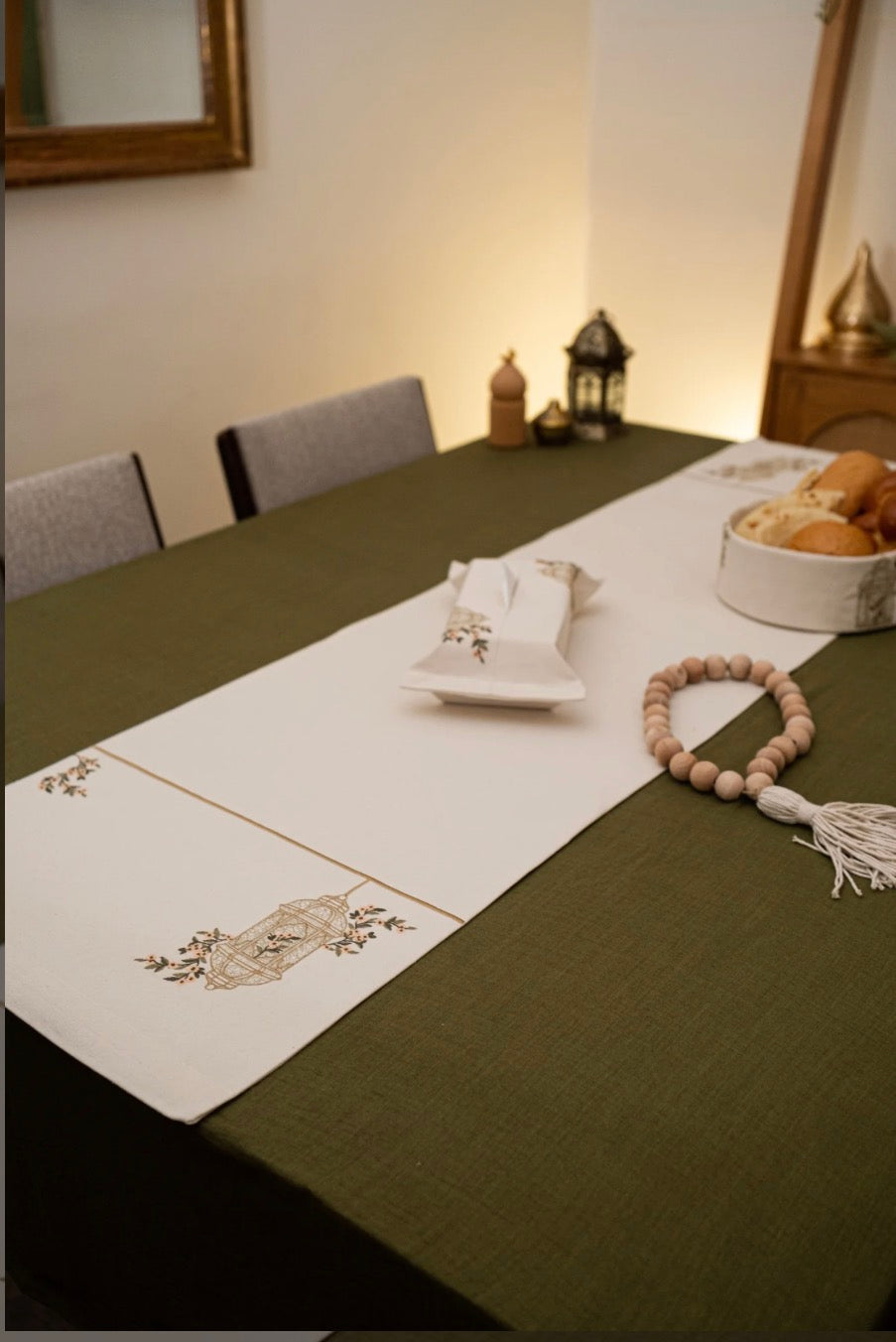 Blooming lanterns table runner