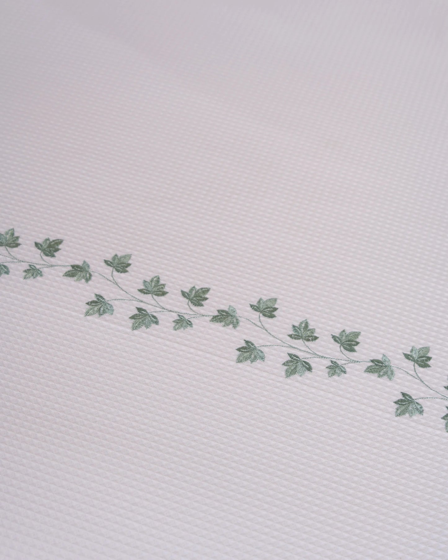Green leaves bed cover