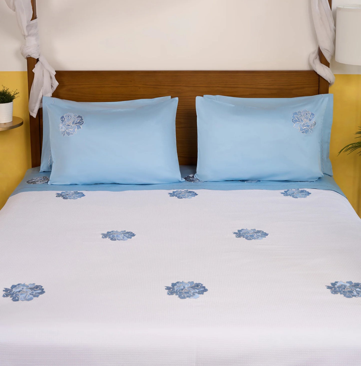 Floral bed cover