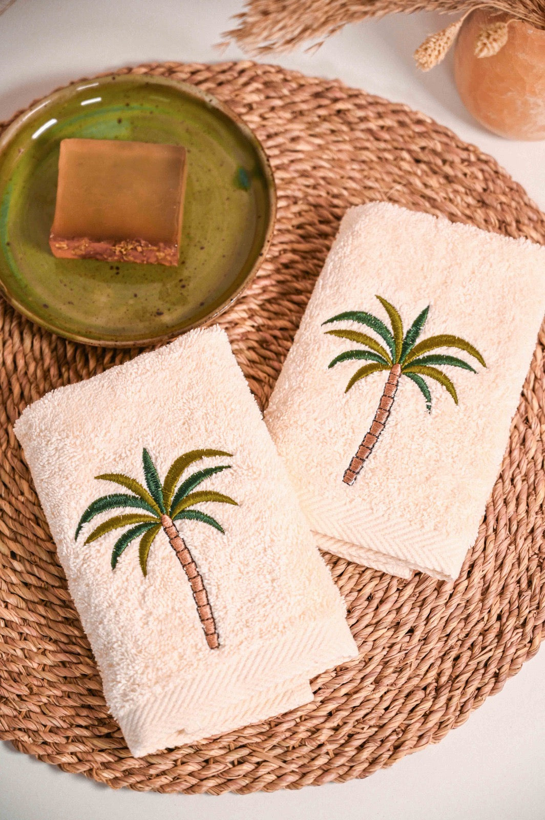 Palm hand towels