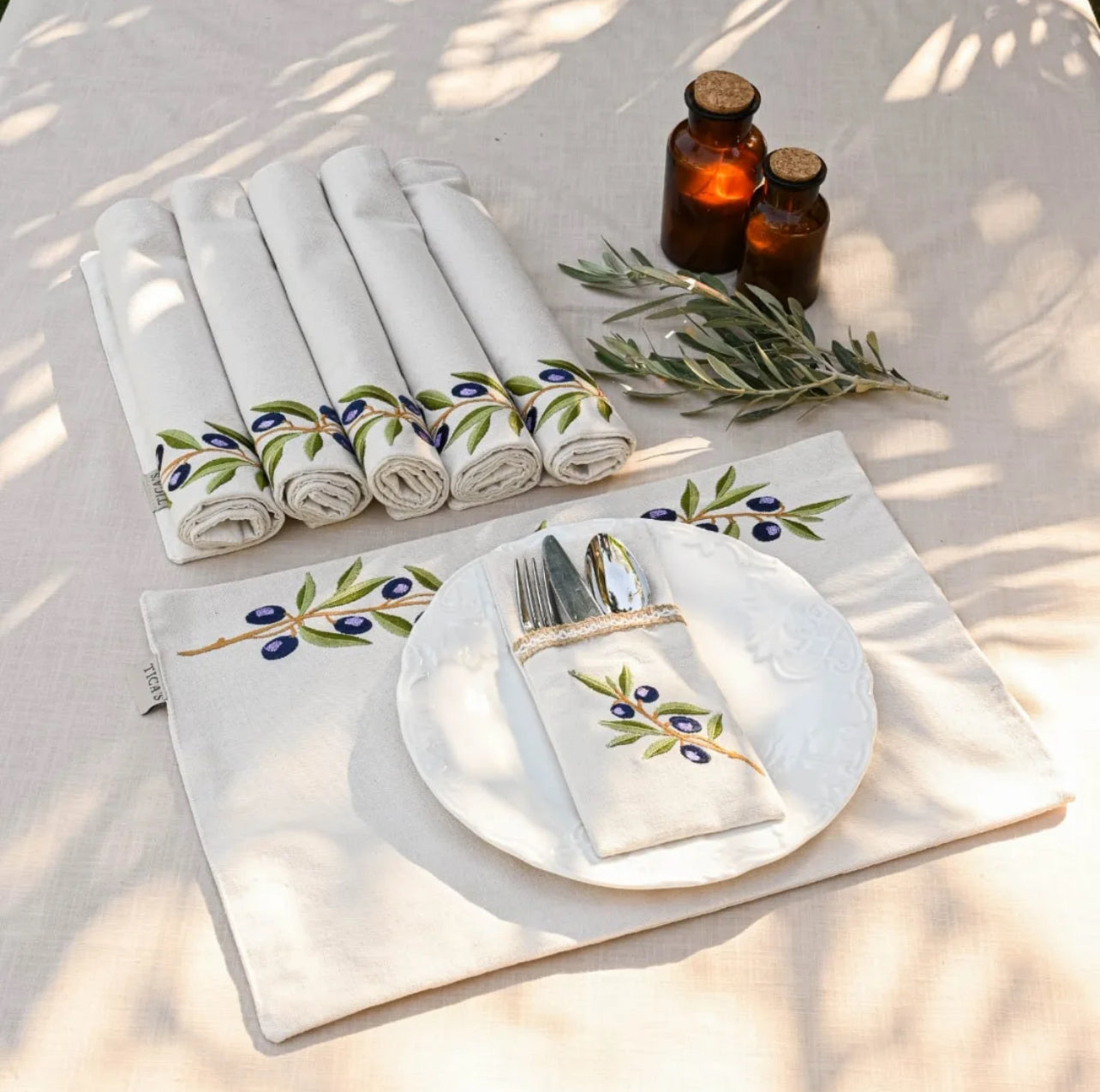 Olive branch placemat set