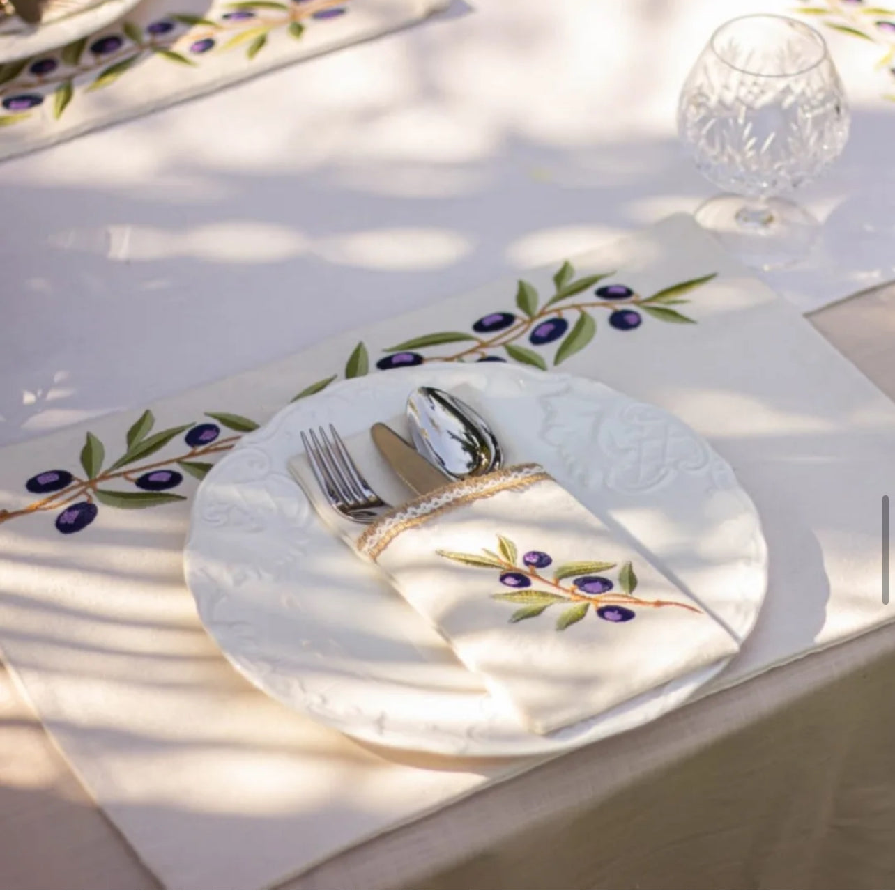 Olive branch cutlery holder