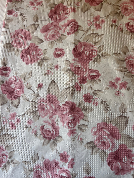 Red flower printed coverta