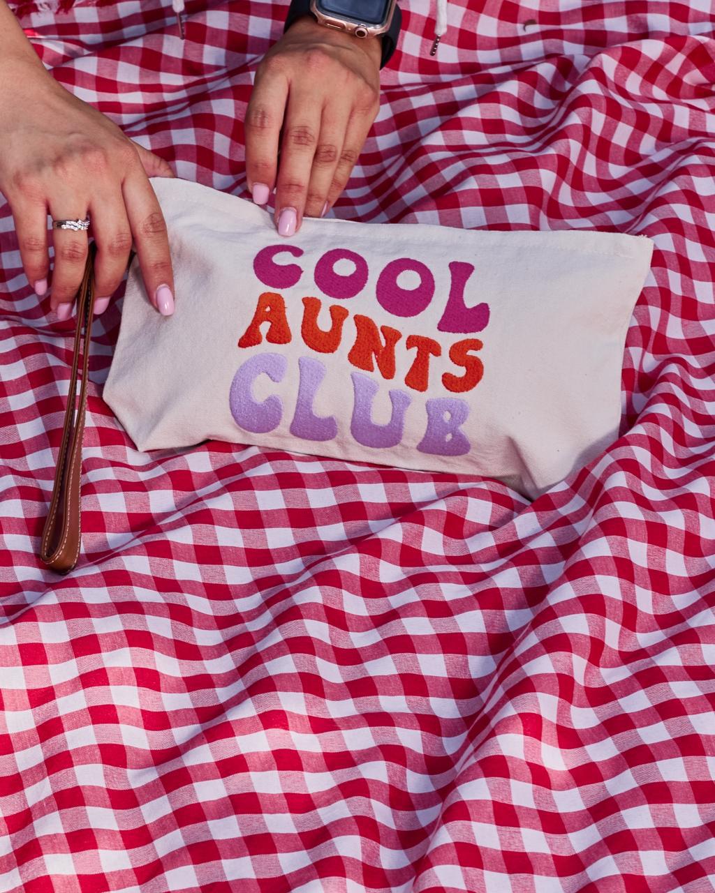 Aunt pouch