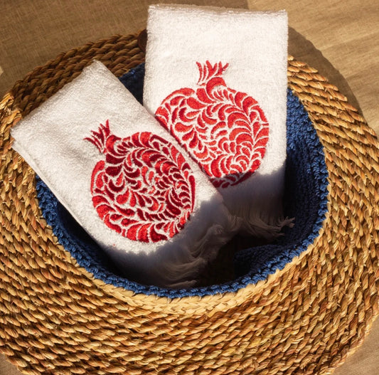 Classic Pomegranate guest towels