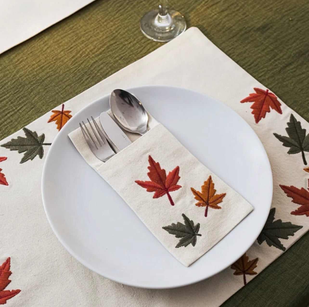 Maple Leaves cutlery pocket set