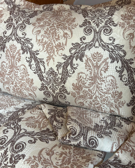 Brown printed coverta