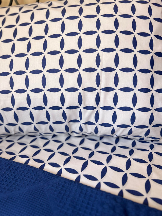 Blue square printed bed sheet set