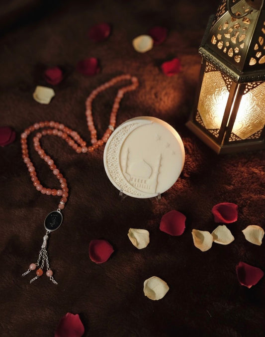 Crescent candle