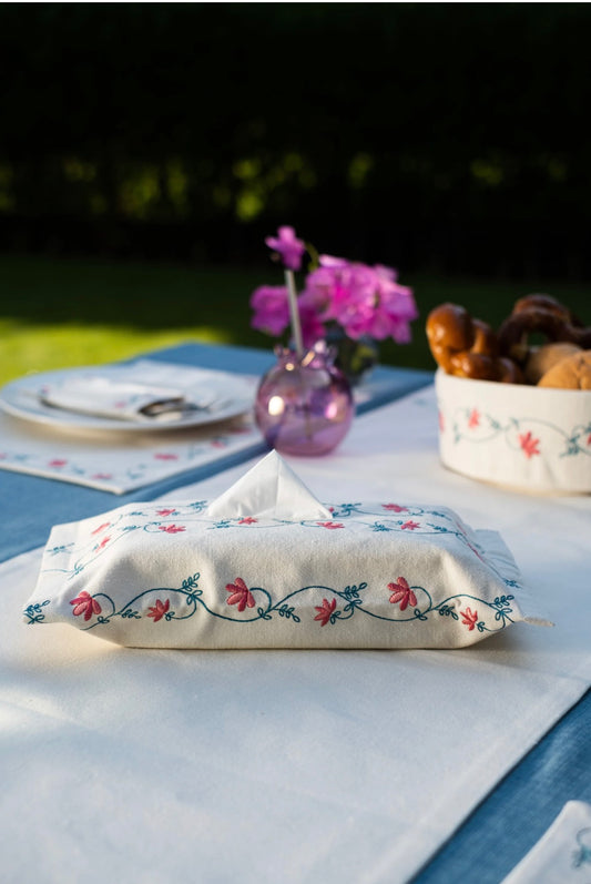 Spring blossom tissue cover