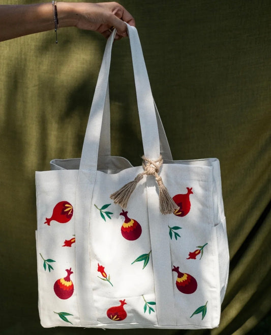 Pomegranate breeze beach bag