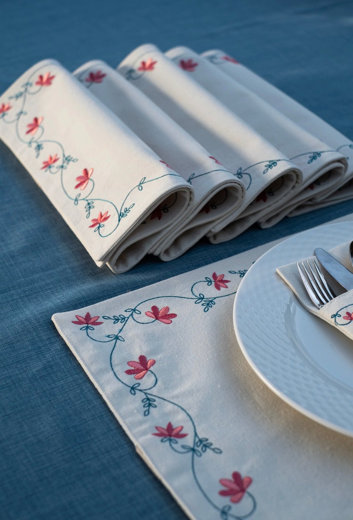 Spring blossom placemats set