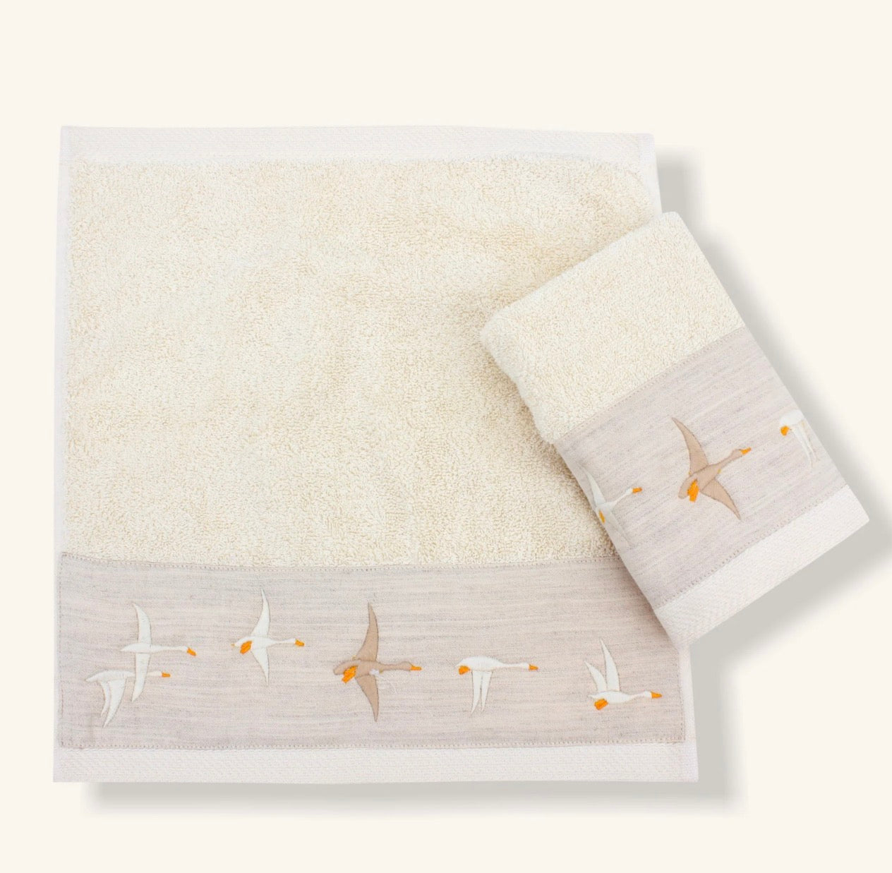 Feather flock guest towels