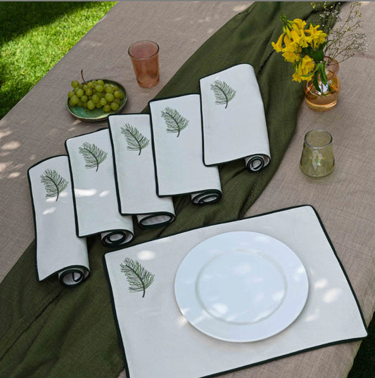 Spring leaf placemats set