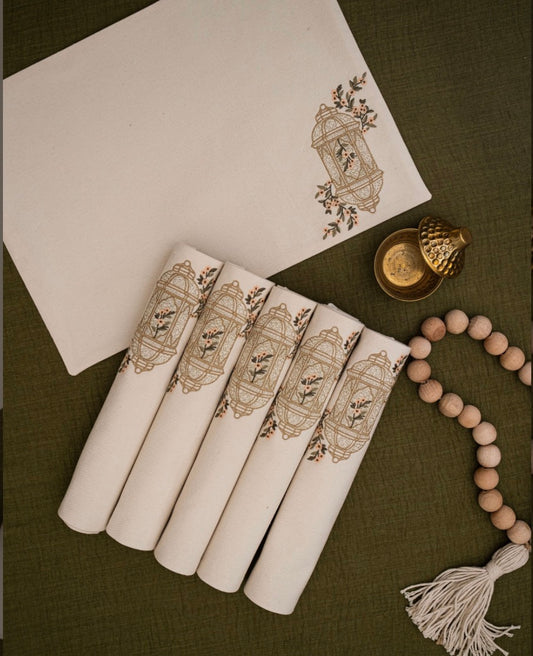 Blooming lantern placemats
