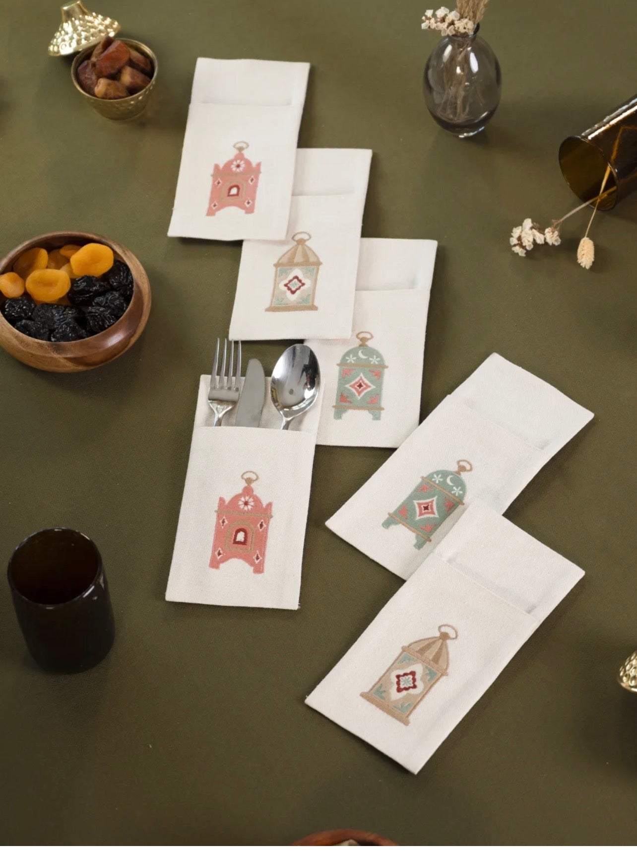 Pastel lantern utensils pockets