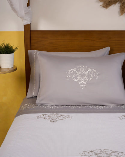 Goldi bed sheet