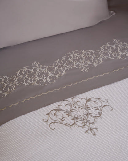 Goldi bed sheet