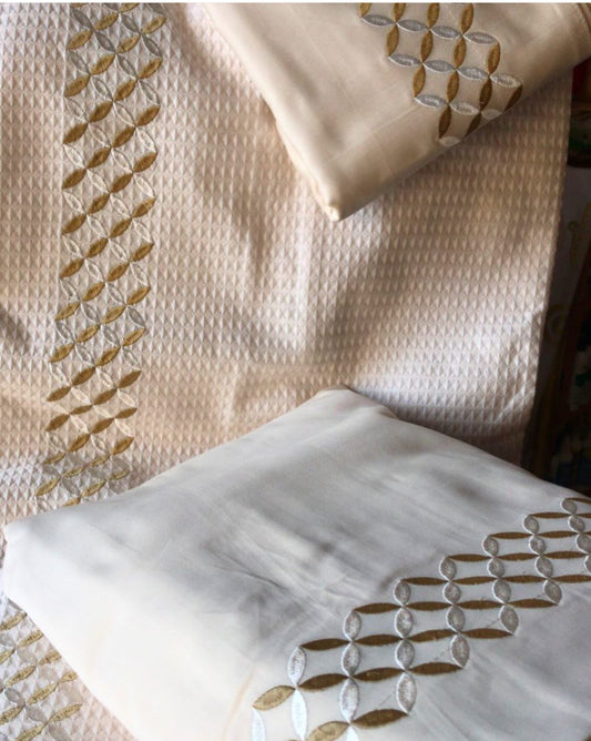 Chain bed sheet set