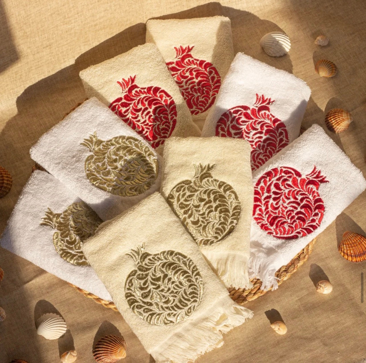 Classic Pomegranate guest towels