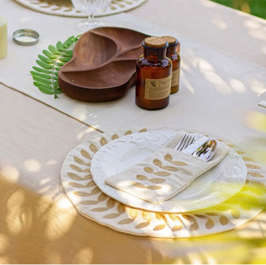 Circular leaves placemat set